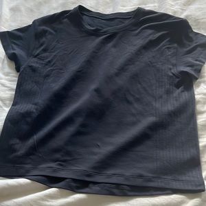 Lululemon NAVY BLUE t-shirt, worn once, stretchy